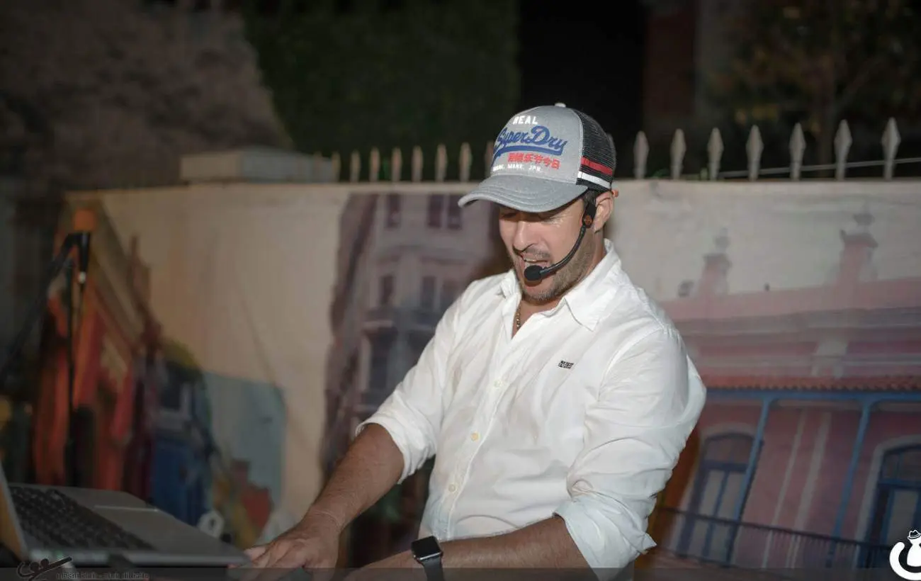 dj jose de cuba in azione, dj latino